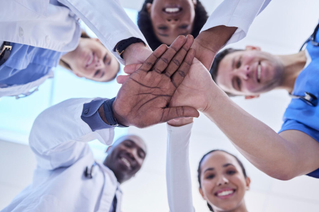 Sociedade entre médicos e profissionais liberais: como estruturar sem riscos fiscais